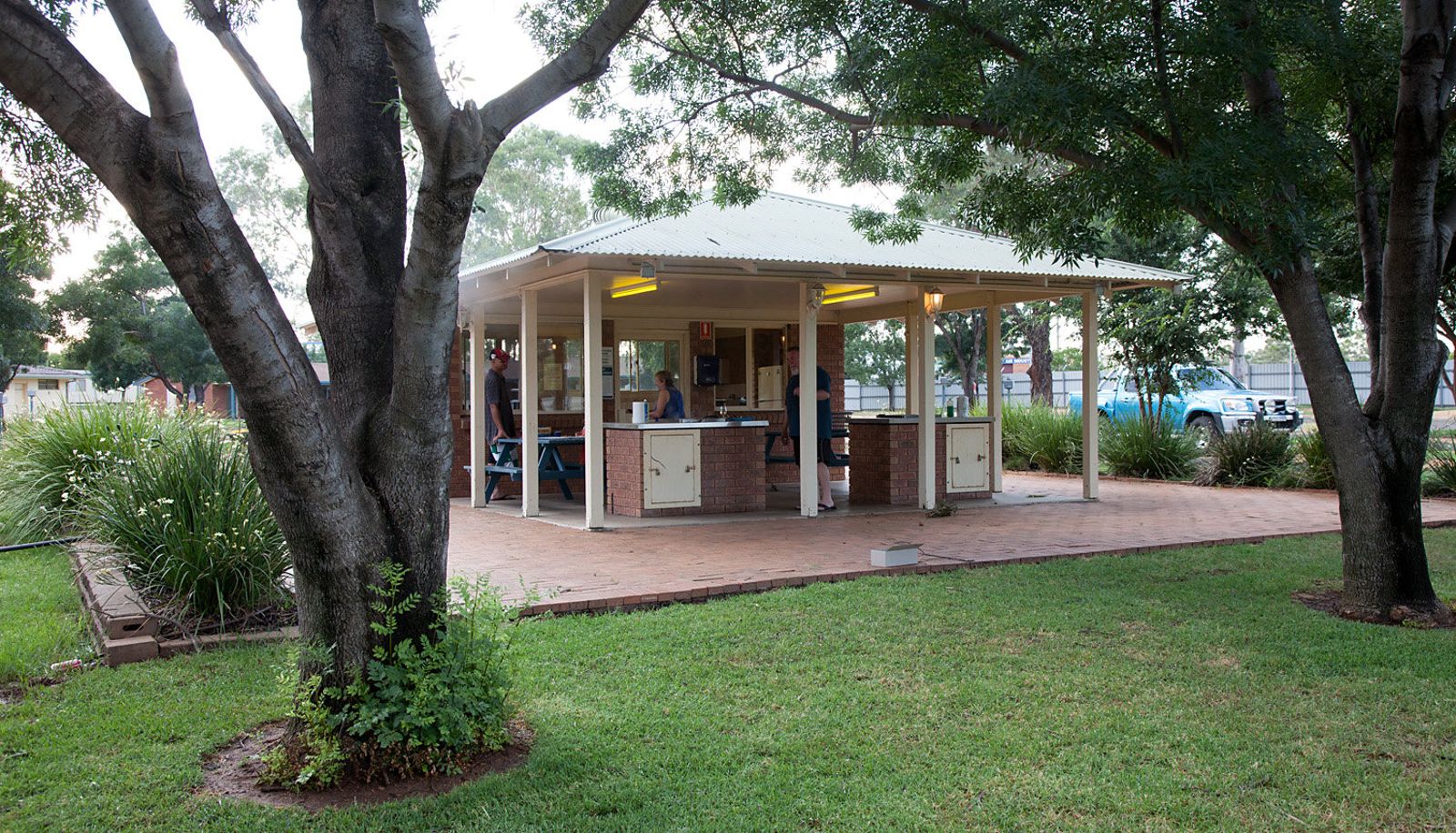 Zona de cocina en la habitación - Dubbo City Holiday Park