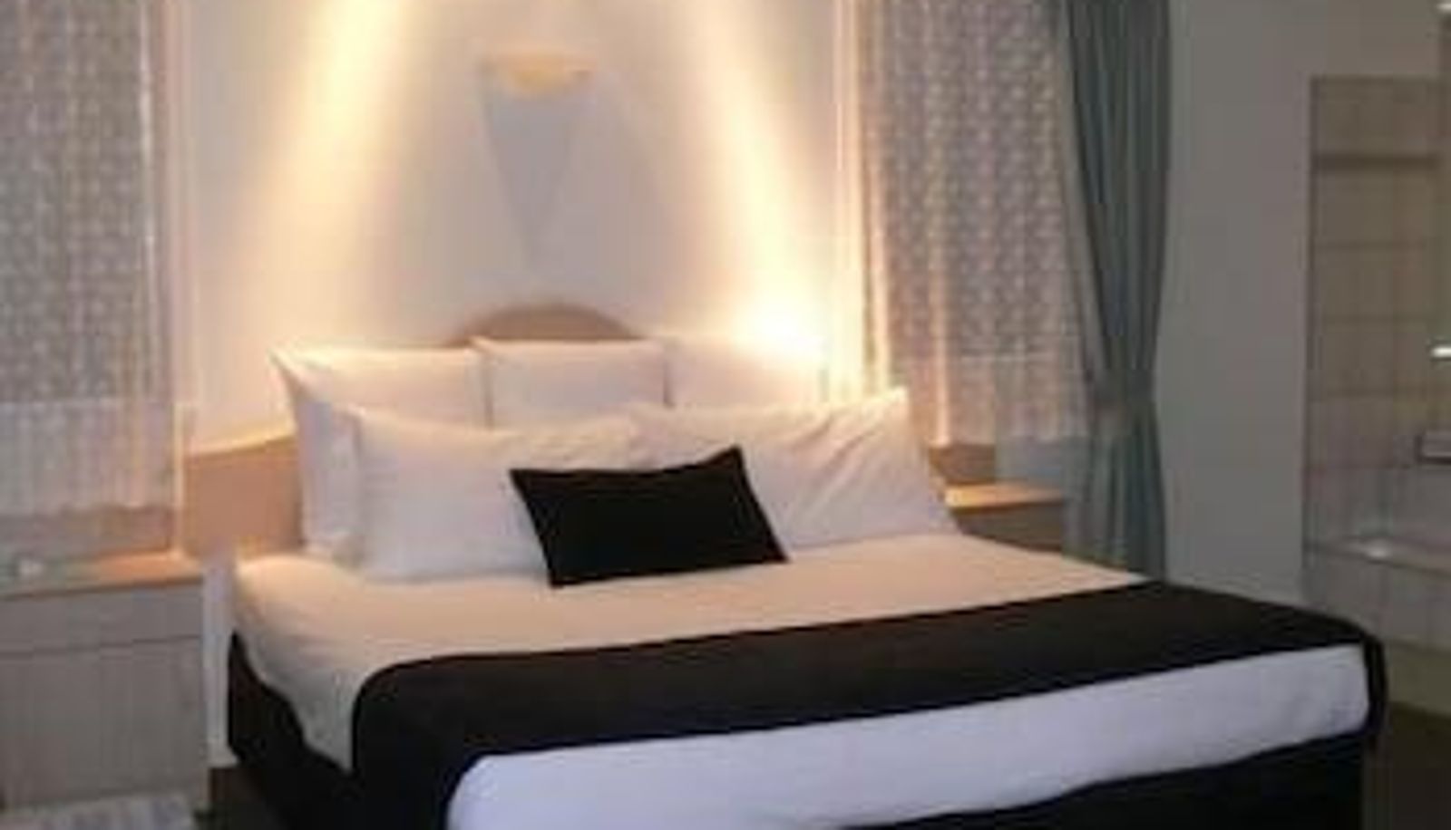 Información - Charles Rasp Motor Inn & Cottages