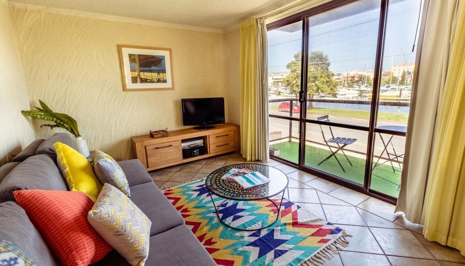 Información - Bayswaterfront Apartments