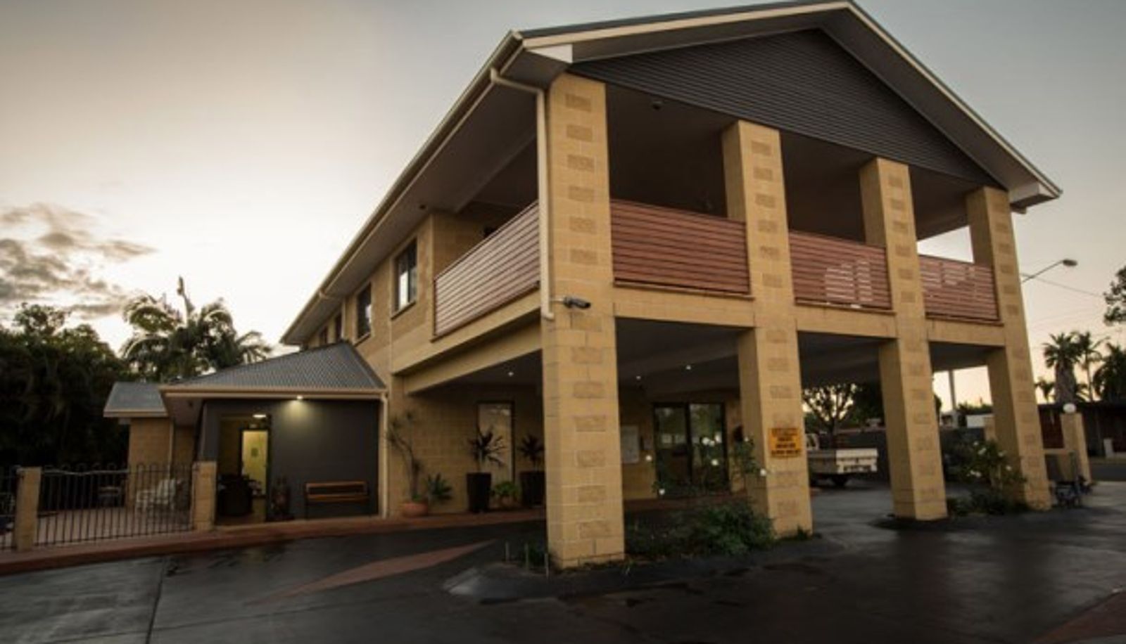 Exterior view - Emerald Gardens Motel and Apartments