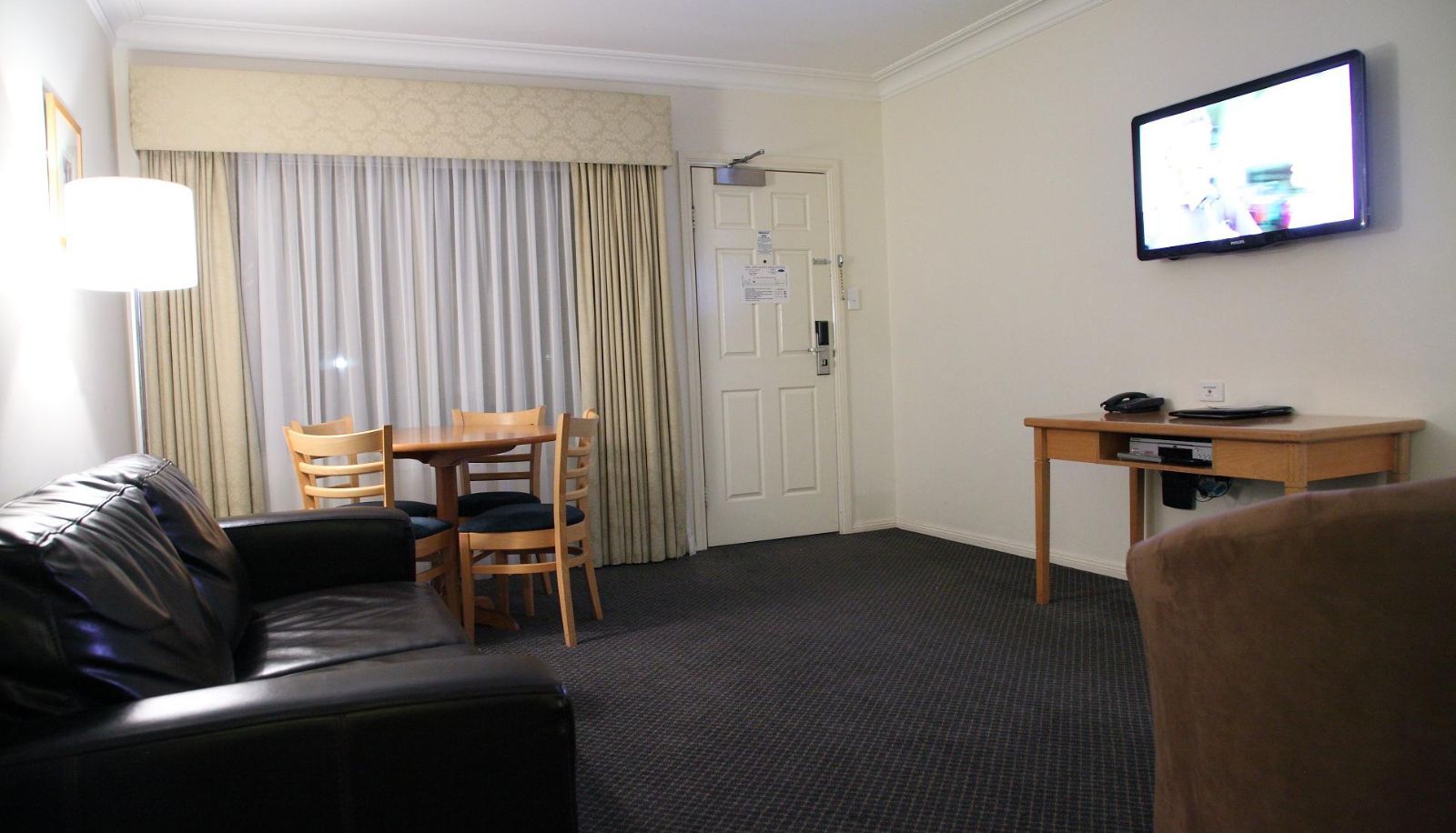 Suite - Carlyle Suites and Apartments
