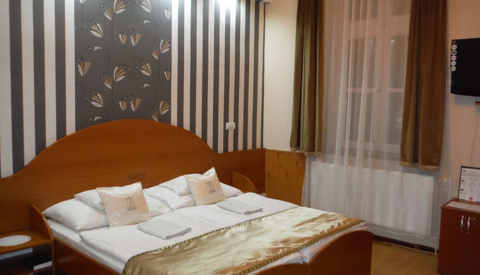 Standardzimmer (Doppel) - Illés Hotel