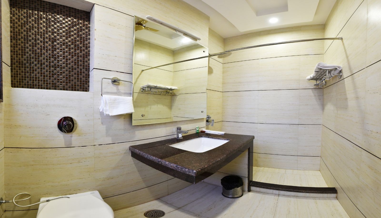 Badezimmer - Hotel Amritsar International