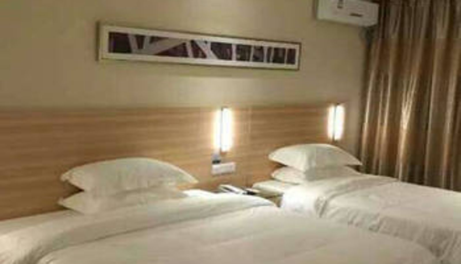 Camera - Yake · City Express Hotel (Luoyang Railway Station Store)