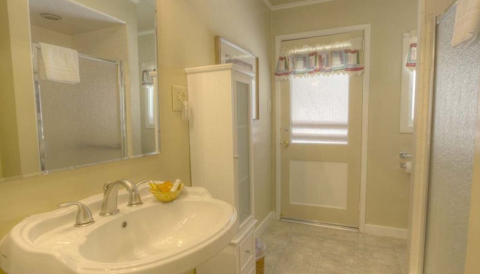Bathroom - Adorable Tahoe Cabin Perfect Family Choice by RedAwning