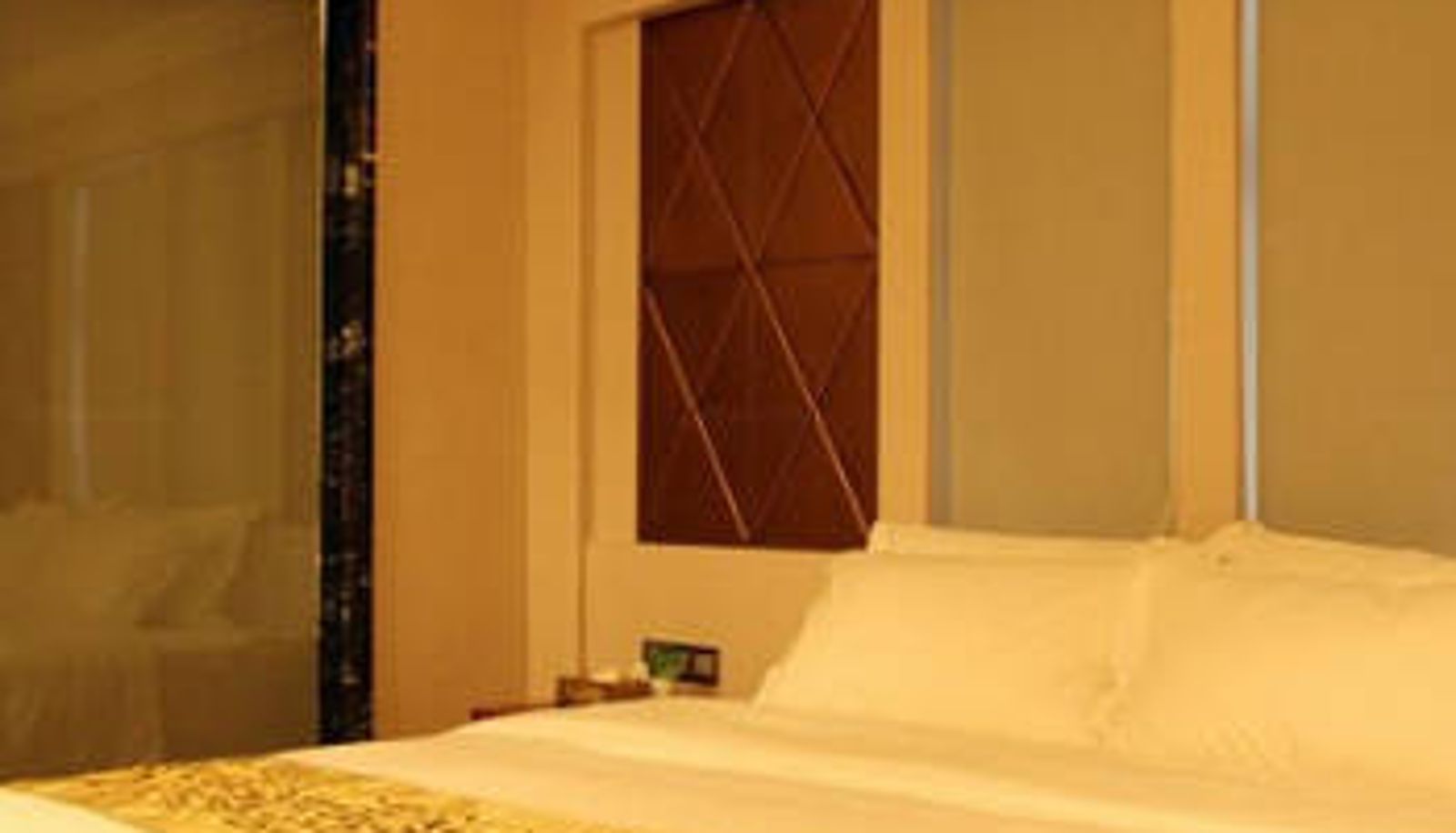 Kamer - Nuoqi Hotel (Guzhen International Lighting Wholesale Center Store)