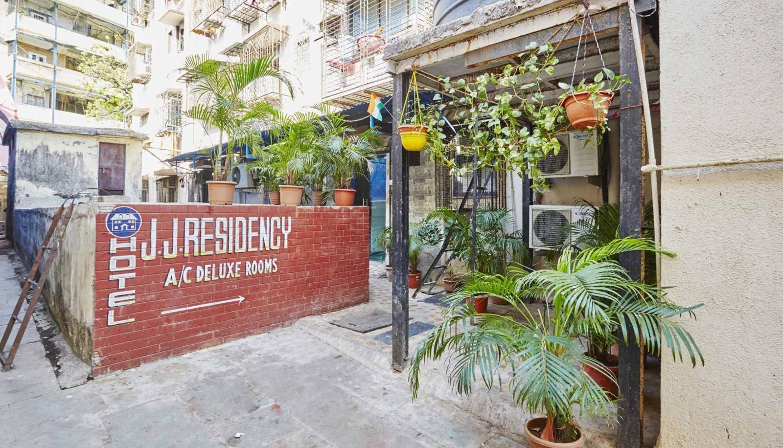 Info - Hotel J J Residency