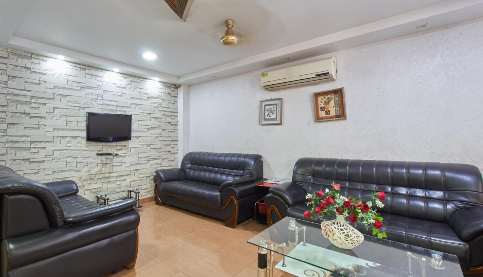 Info - HOTEL ORIENTINN