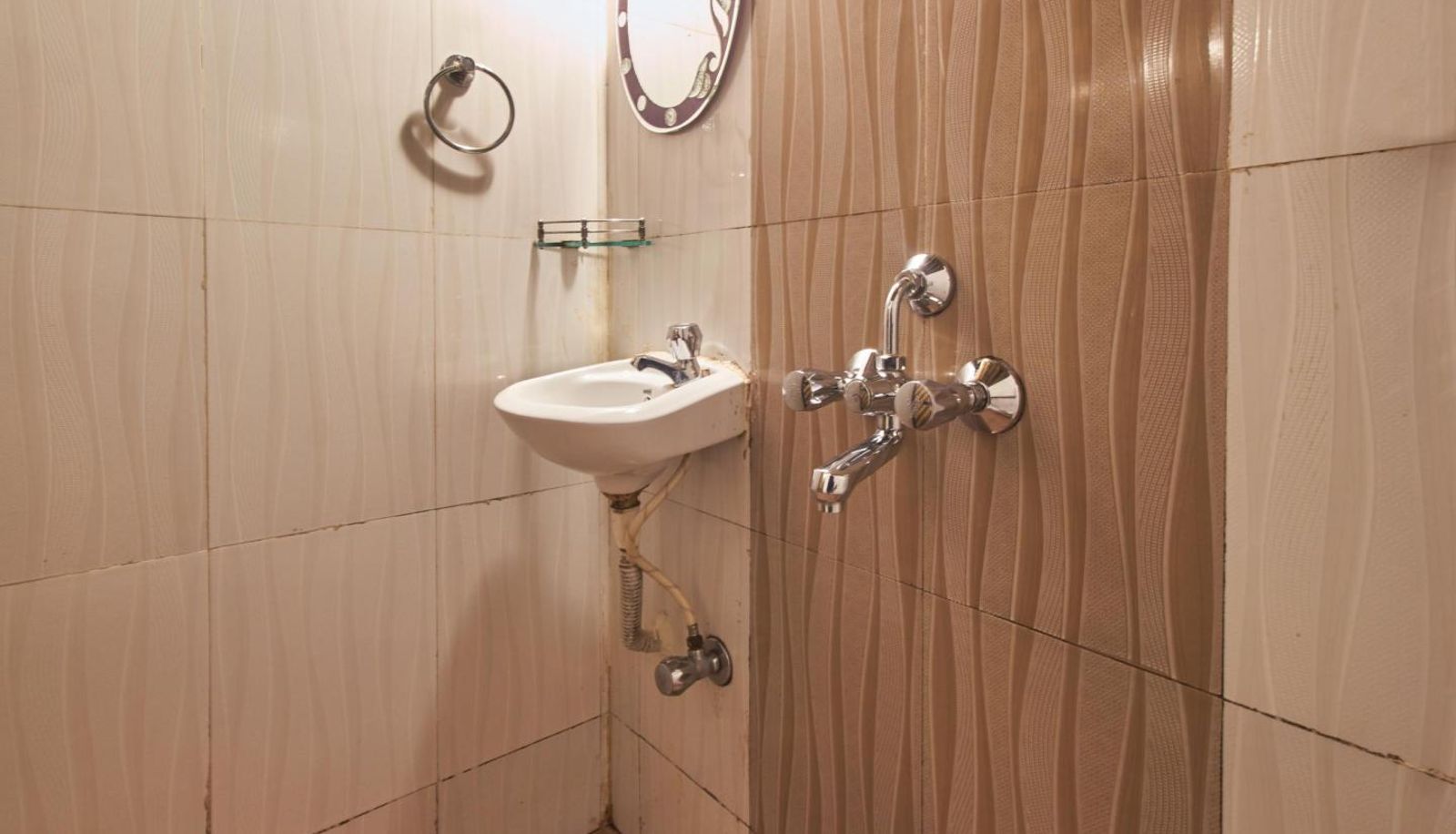 Info - Hotel Aifa Residency