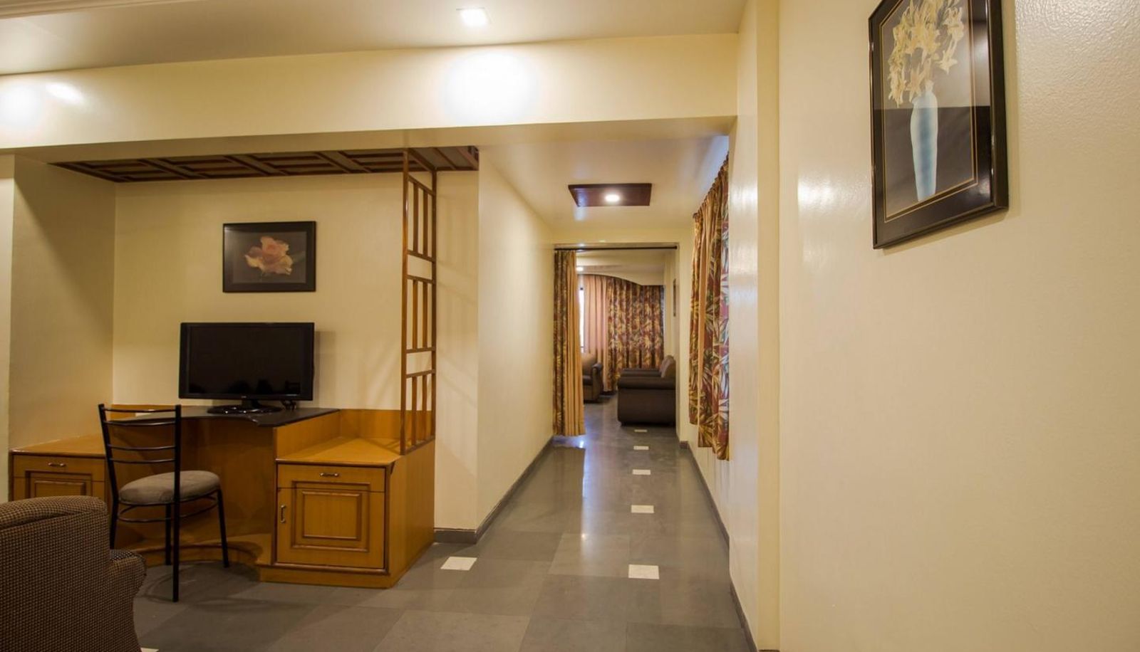 Info - FabHotel Ratnalok MIDC