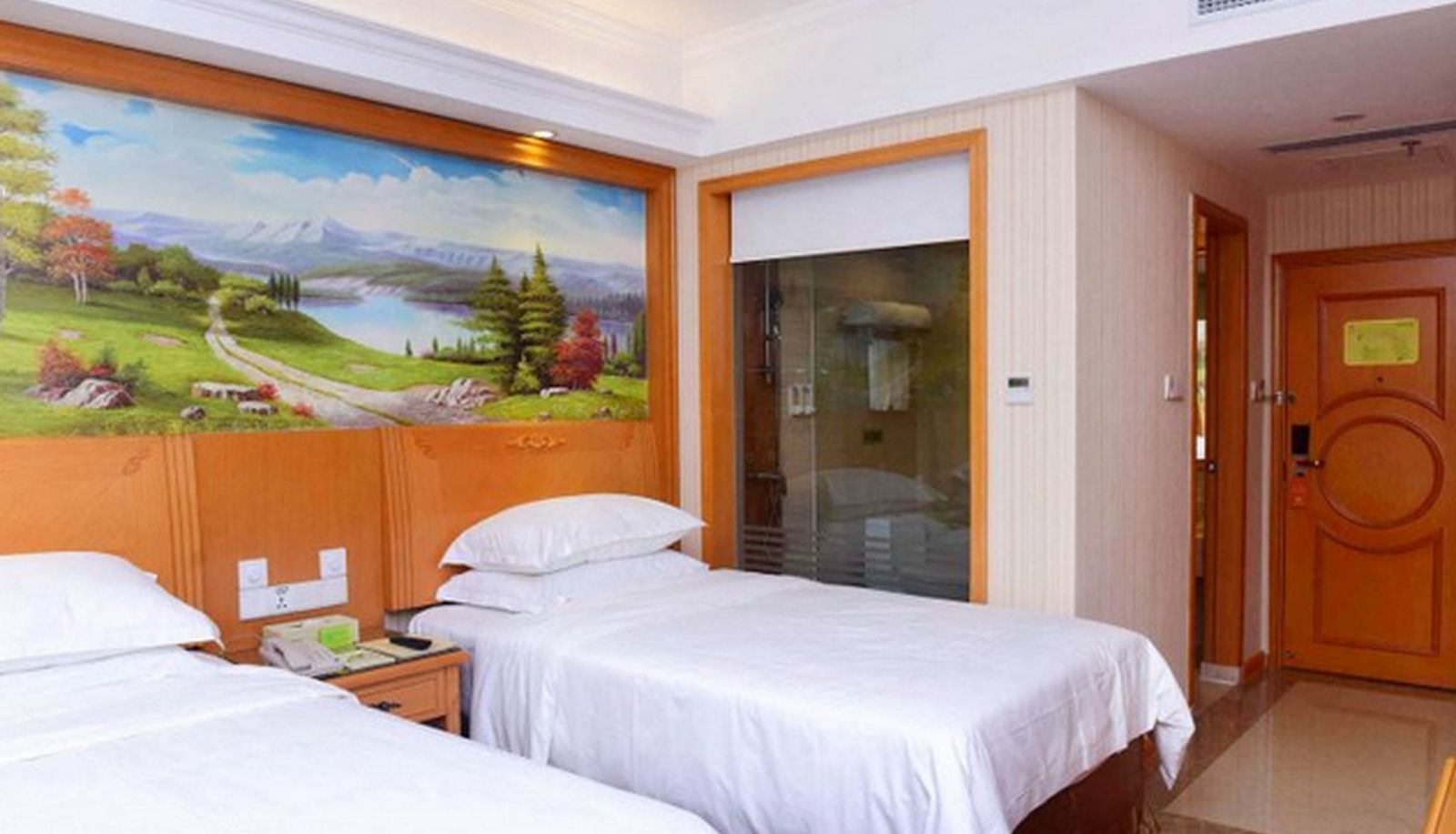 Standard room (double) - Vienna Classic Hotel (Shenzhen Dalang Fashion Town Hotel) Chinese only