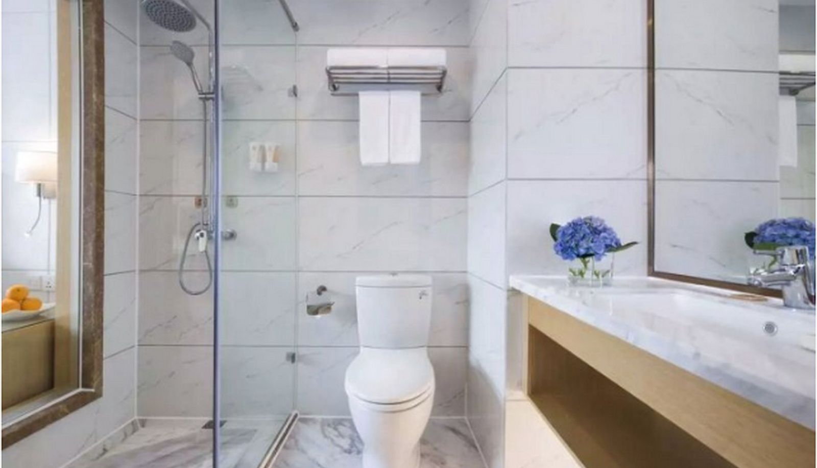 Bathroom - Vienna SanHao Hotel  (Shenzhen Bao’an Haiya Colorful City Hotel) Chinese only