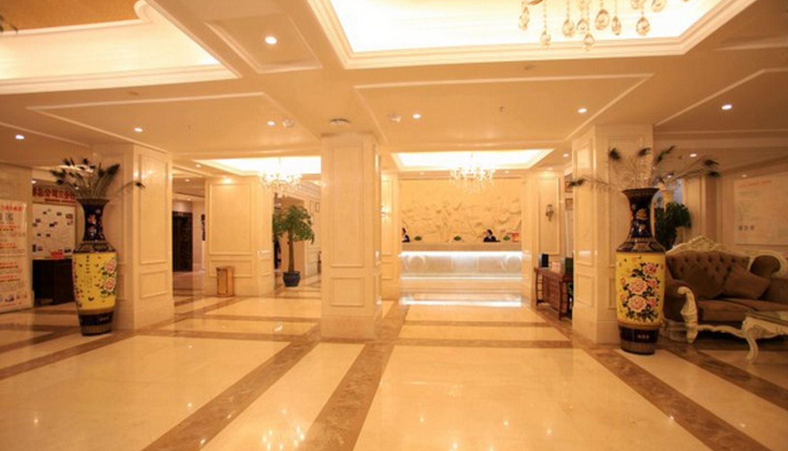 Lobby - Lhasa) Vienna Hotel (Potala Palace Park Chinese only