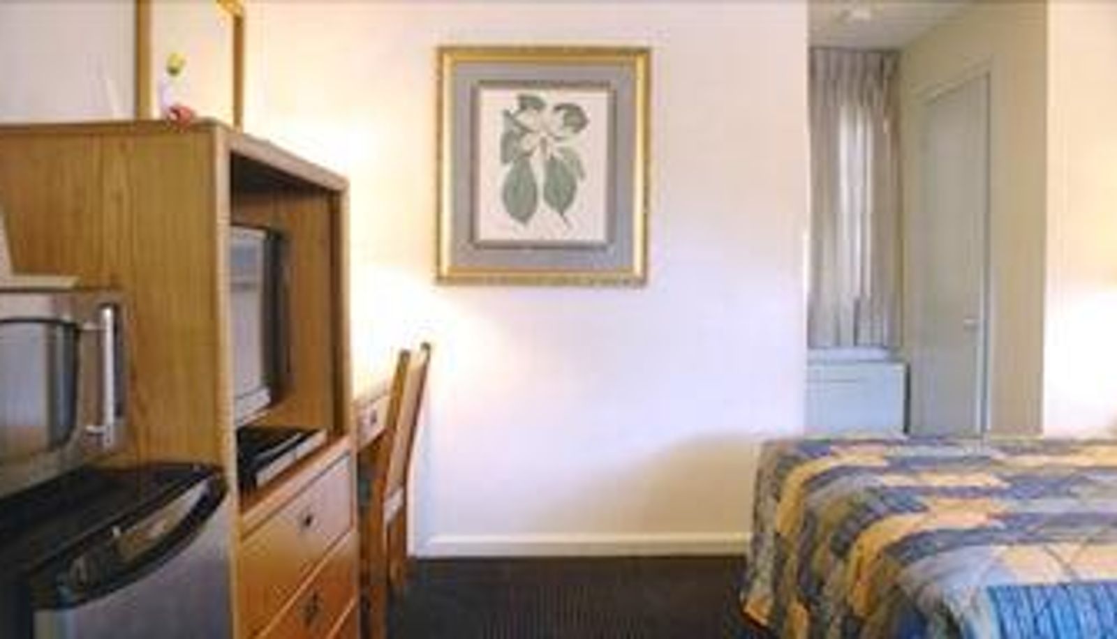 Info - Budget Host Travelers Motel