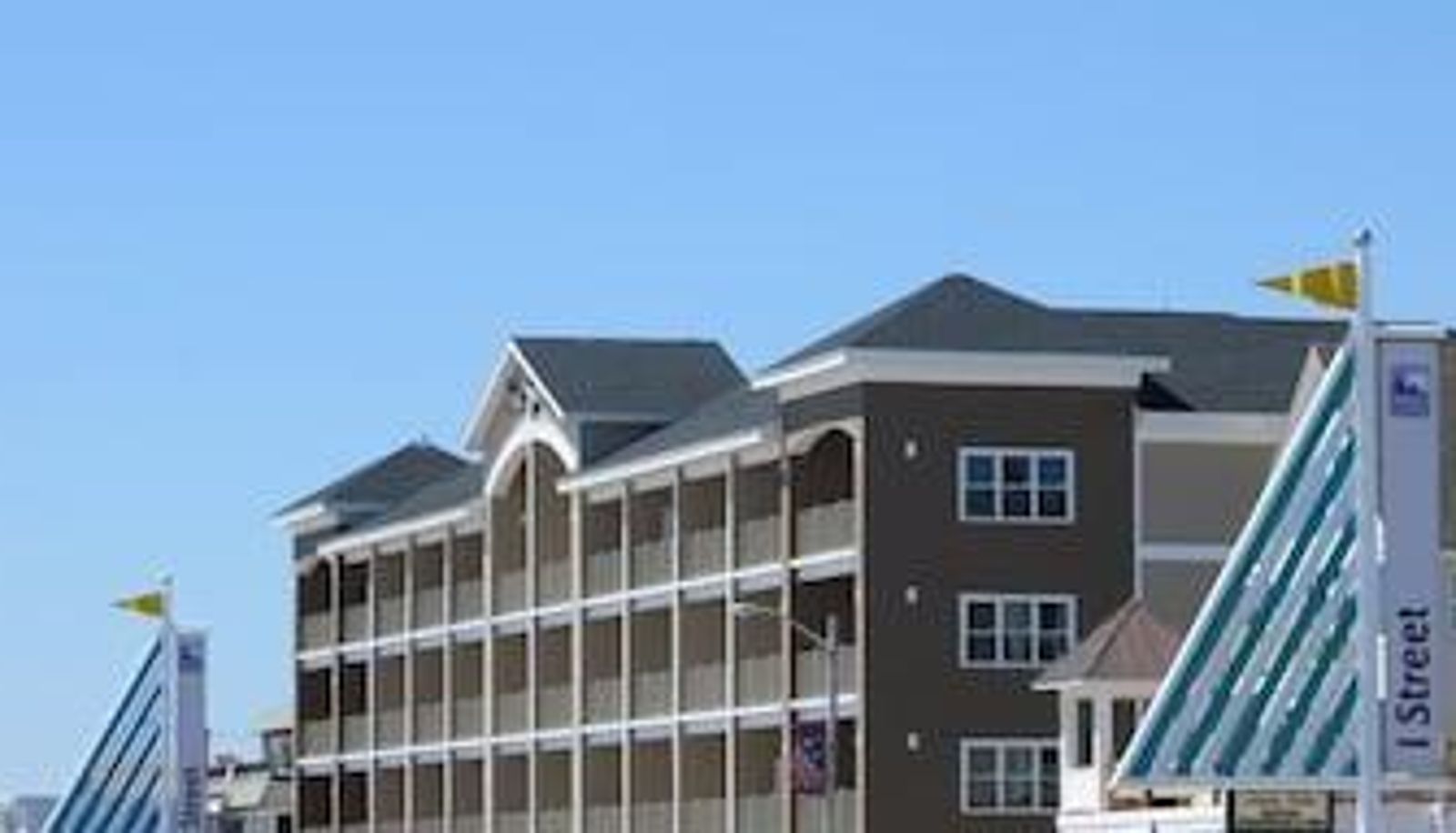 Buitenruimte van het hotel - Sea Spray Condos