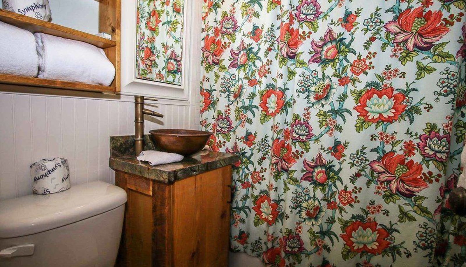 Bathroom - Abe's Amazing Cabin 1421 by RedAwning
