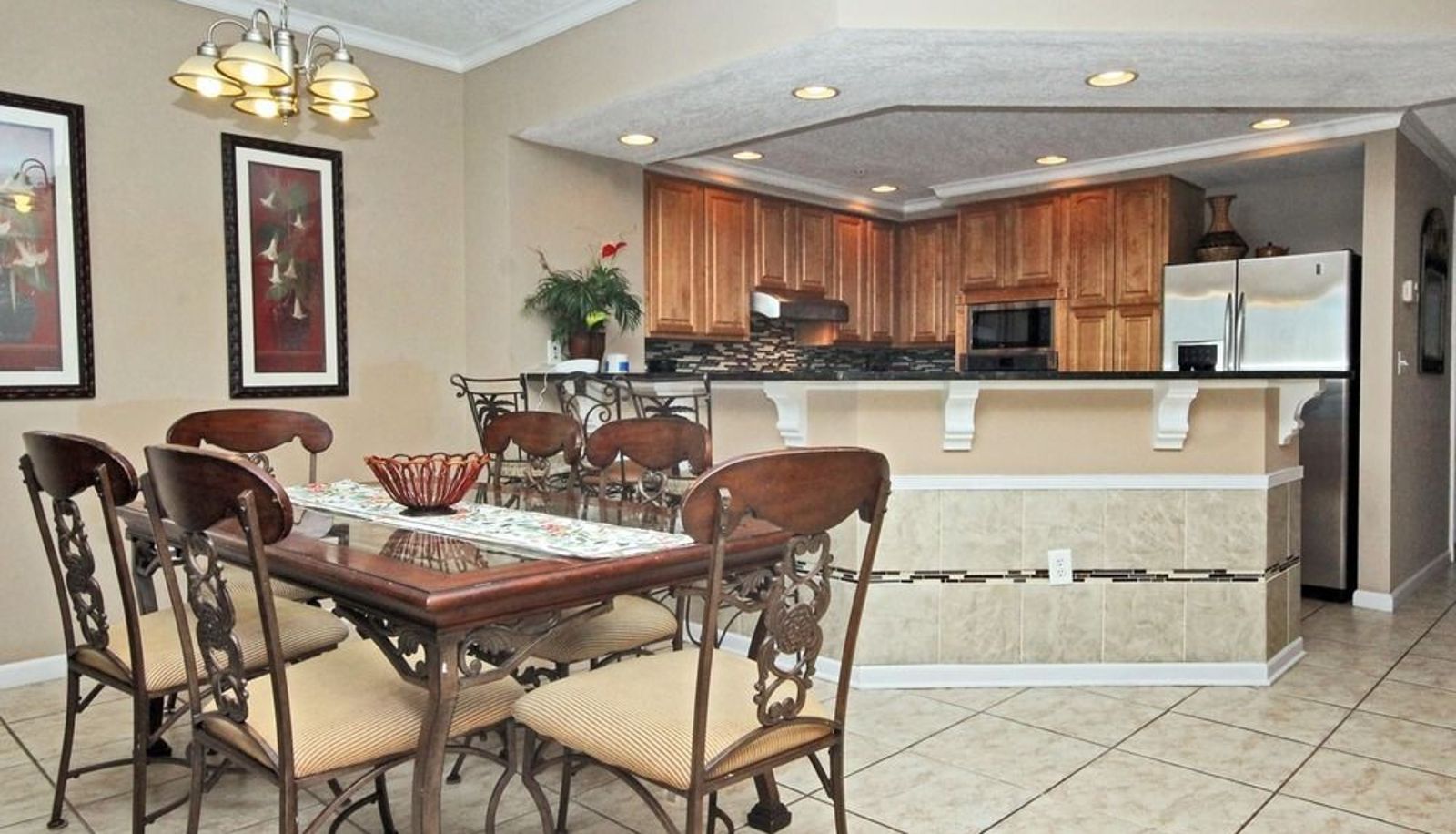 Kuchnia w pokoju - Colonnades 1202 - 3 Br condo