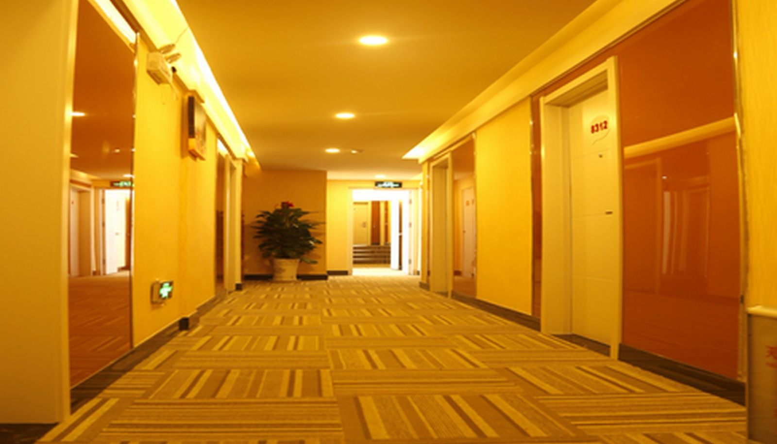 Hotel interior - Shangkeyou Hotel (Rizhao Lanshan Guanhai Road District Government Store) Chinese only