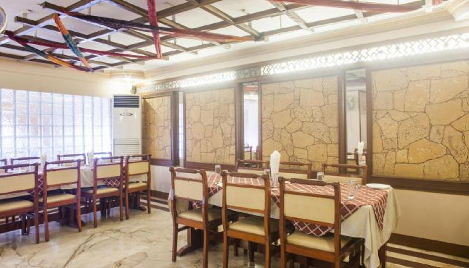 Breakfast room within the restaurant - Hotel Suncity International