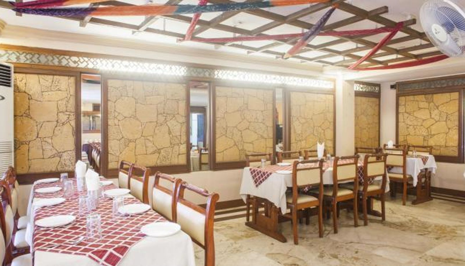 Breakfast room within the restaurant - Hotel Suncity International