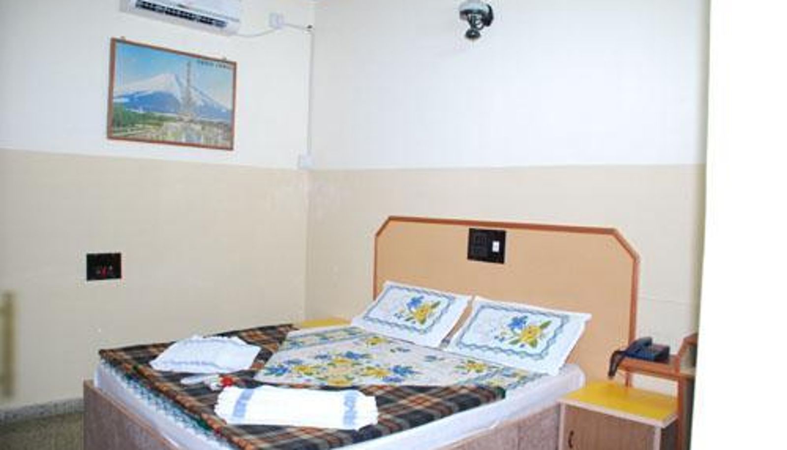 Info - Hotel Rajmahal