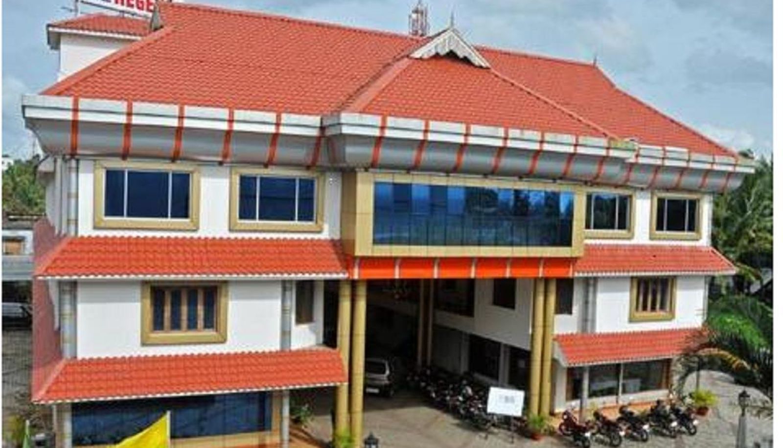 Info - Issac's Hotel Regency