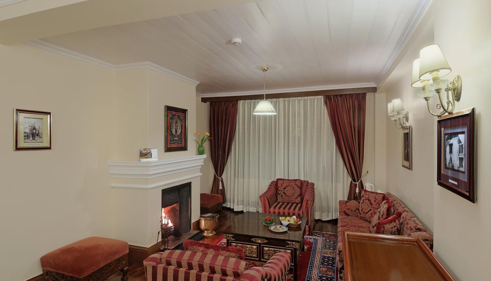 Info - The Elgin Mount Pandim Hotel