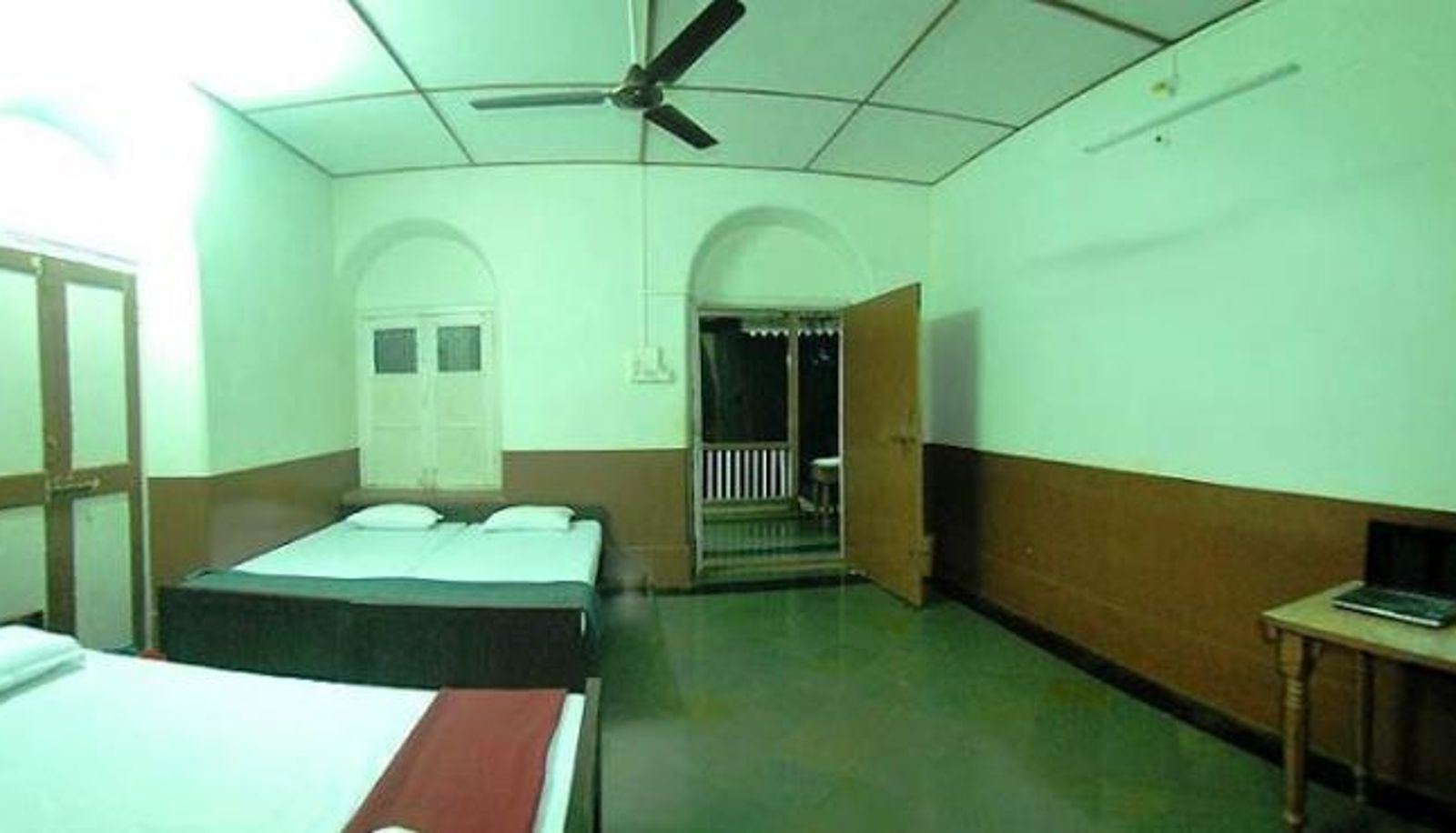 Info - Hotel Cecil