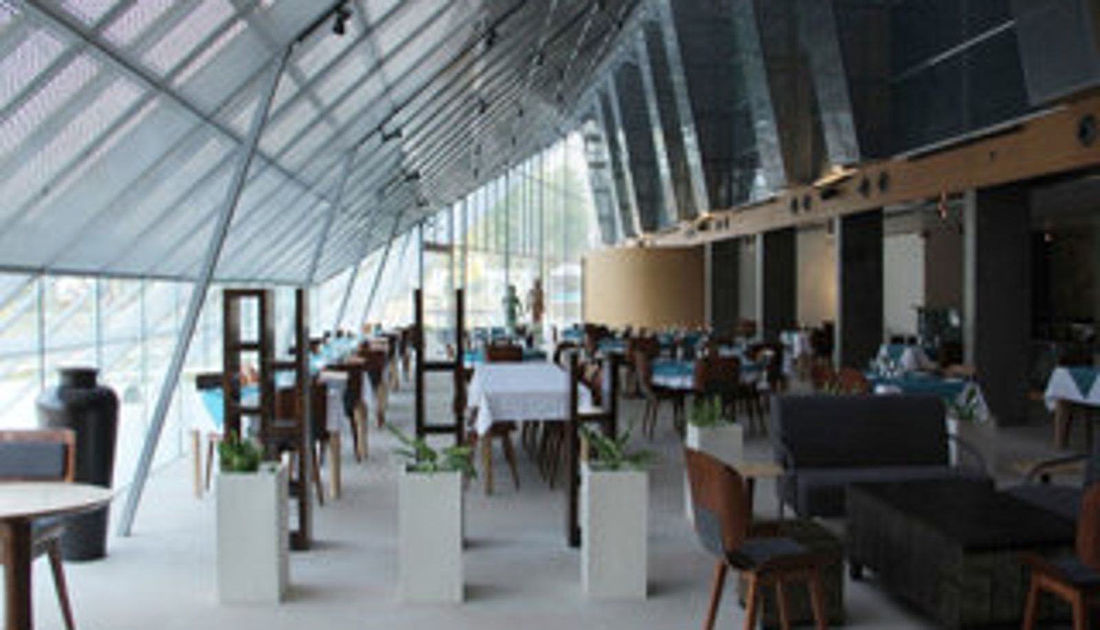 Sala śniadaniowa w restauracji - Mana Hotels