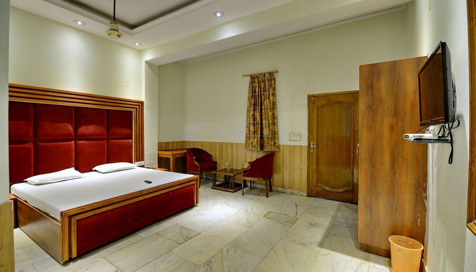 Info - Hotel Deep Palace