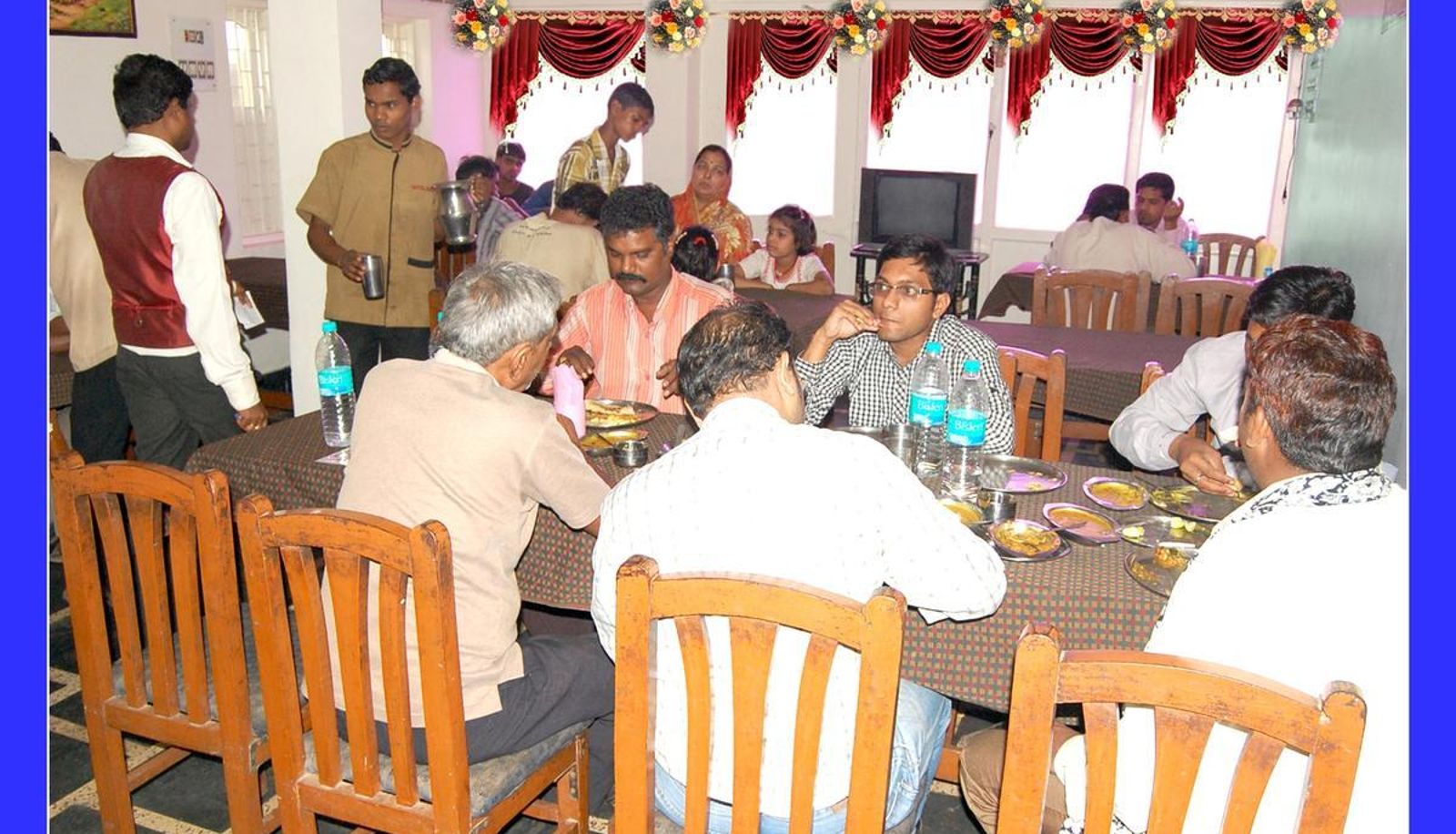 Breakfast room within the restaurant - Hotel Kusum