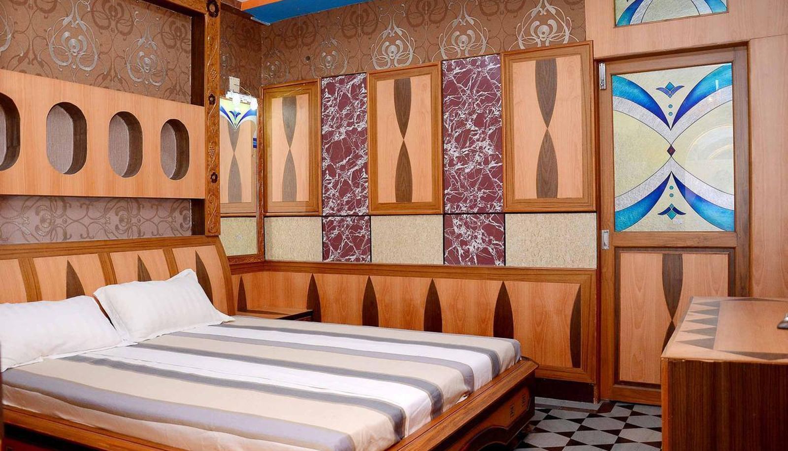 Hal - Hotel Shri Swarna's Palace