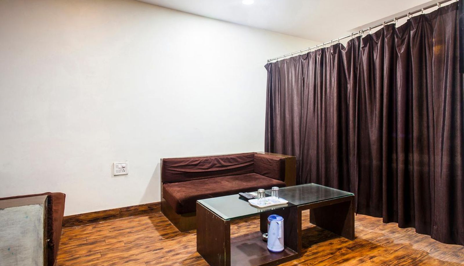 Info - HOTEL VARANASI PALACE