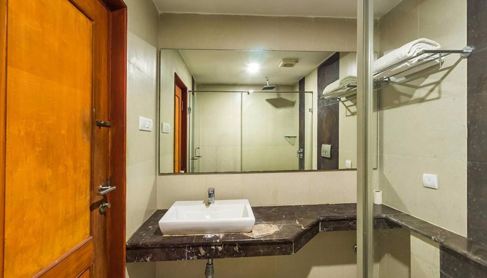 Superior room (single) - Golden Bay Resorts