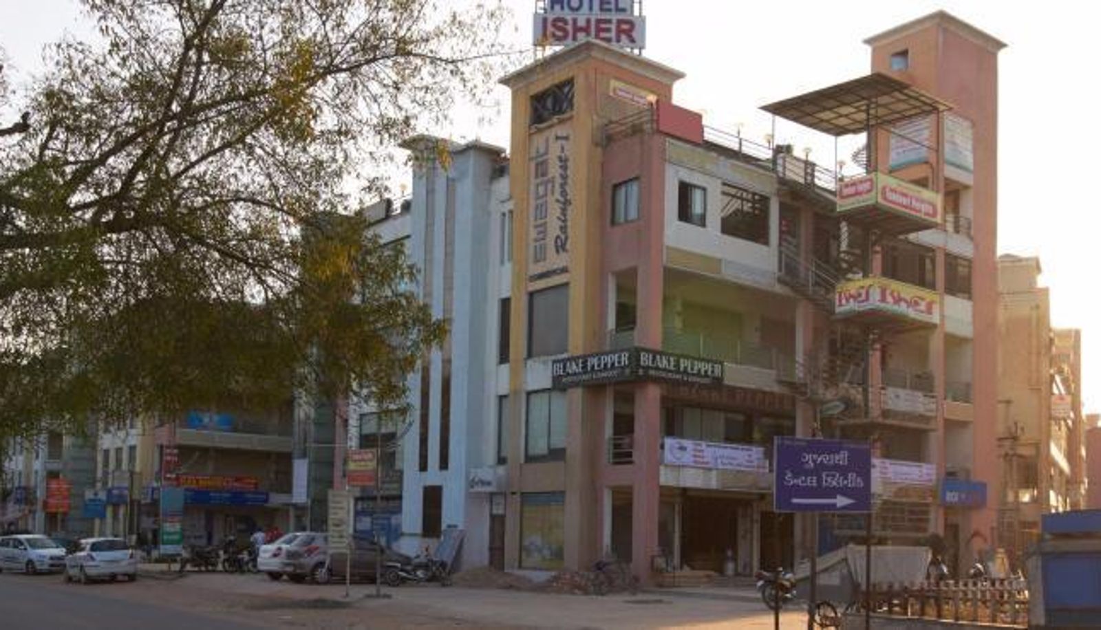 Info - Hotel Isher International