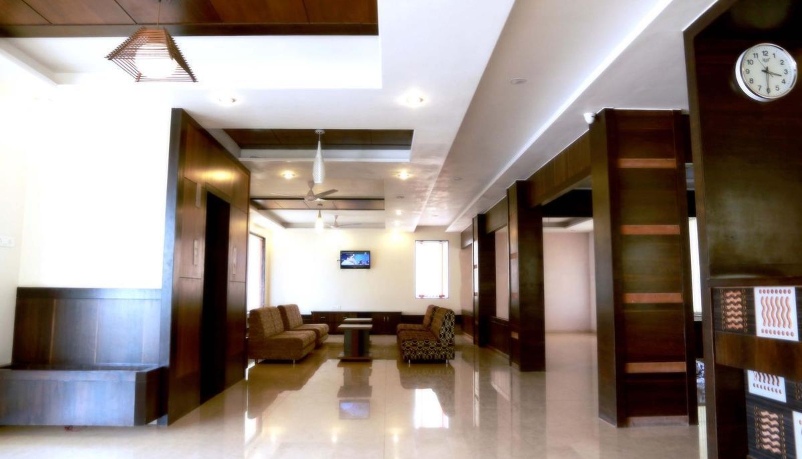 Hall - Hotel Sai Ramanand