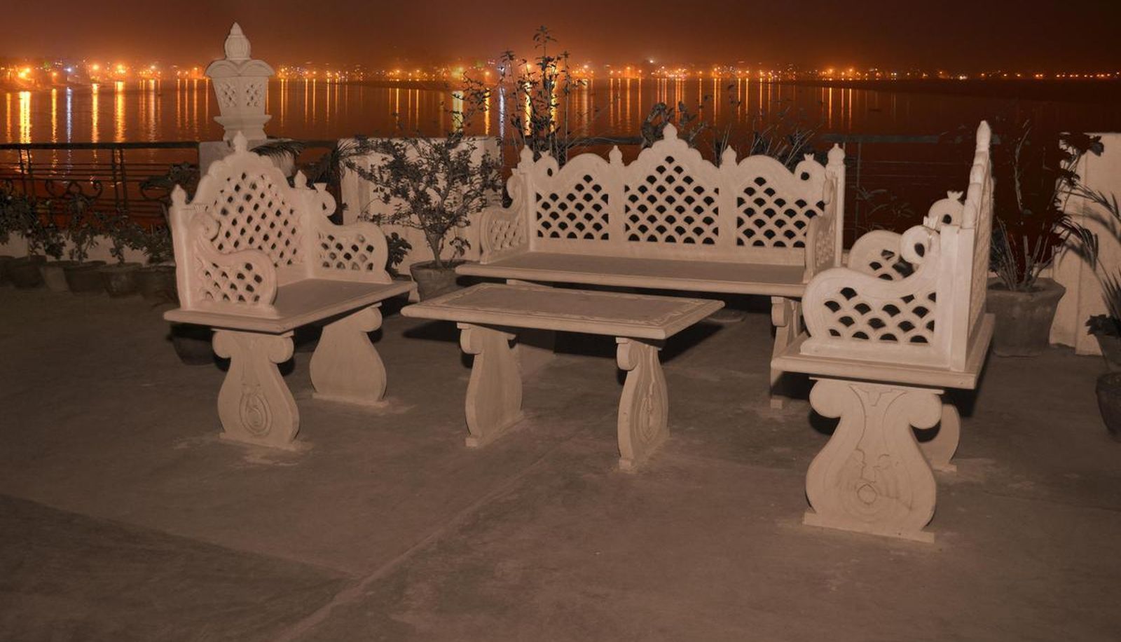 Sala de desayunos dentro del restaurante - Ganga Monastery