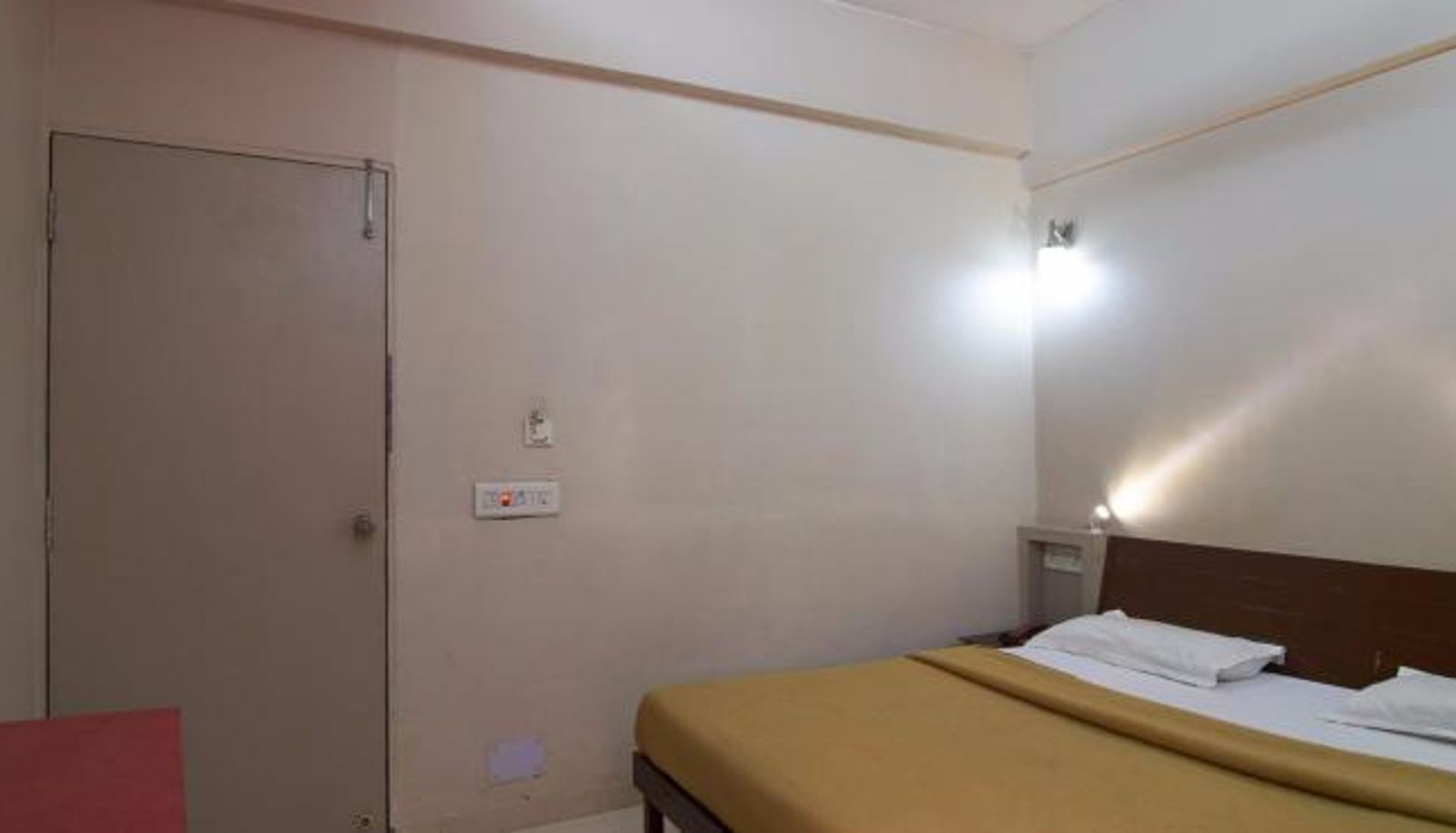 Info - Hotel Isher International