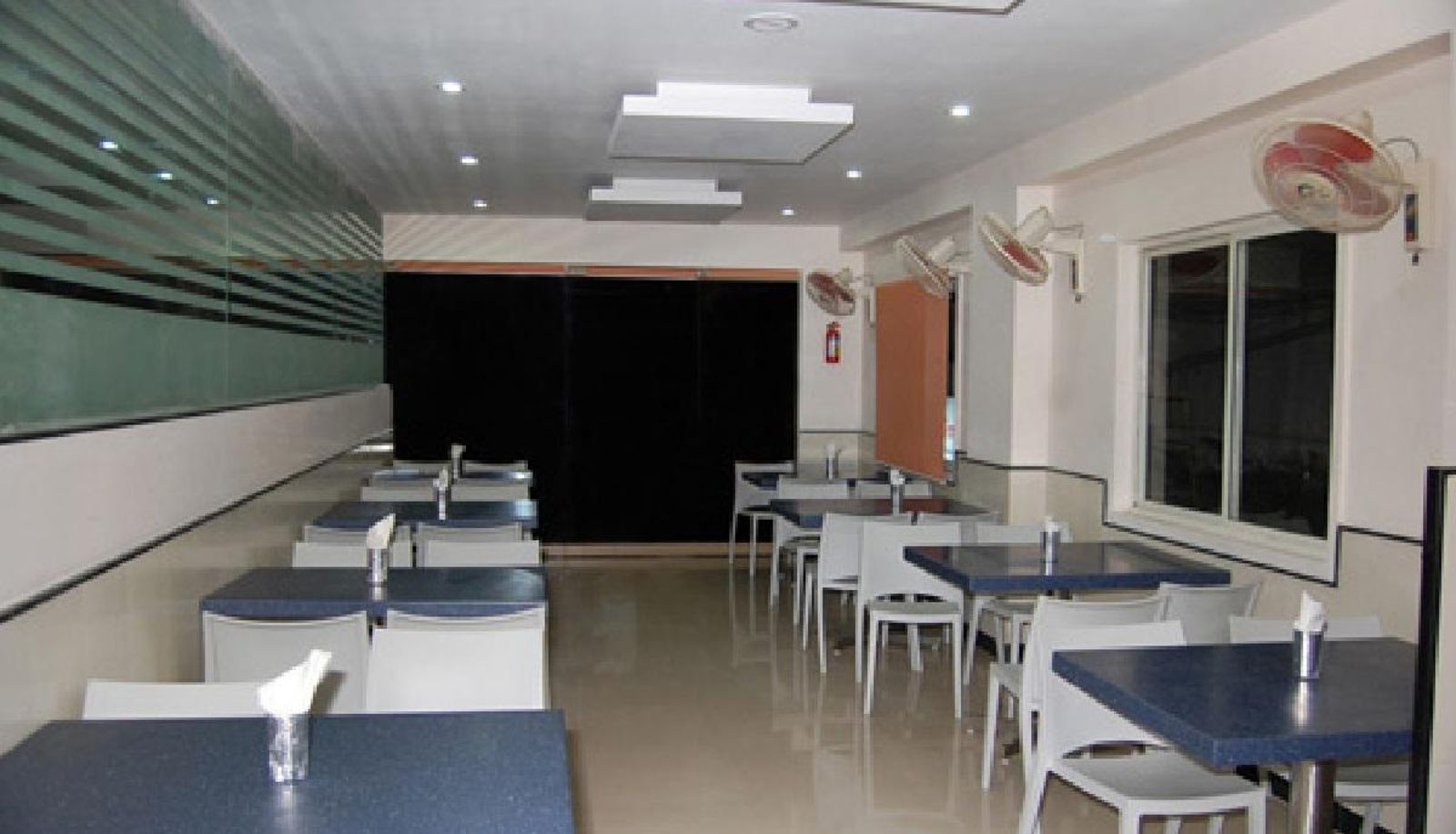 Sala prima colazione all'interno del ristorante - Balaji Grand