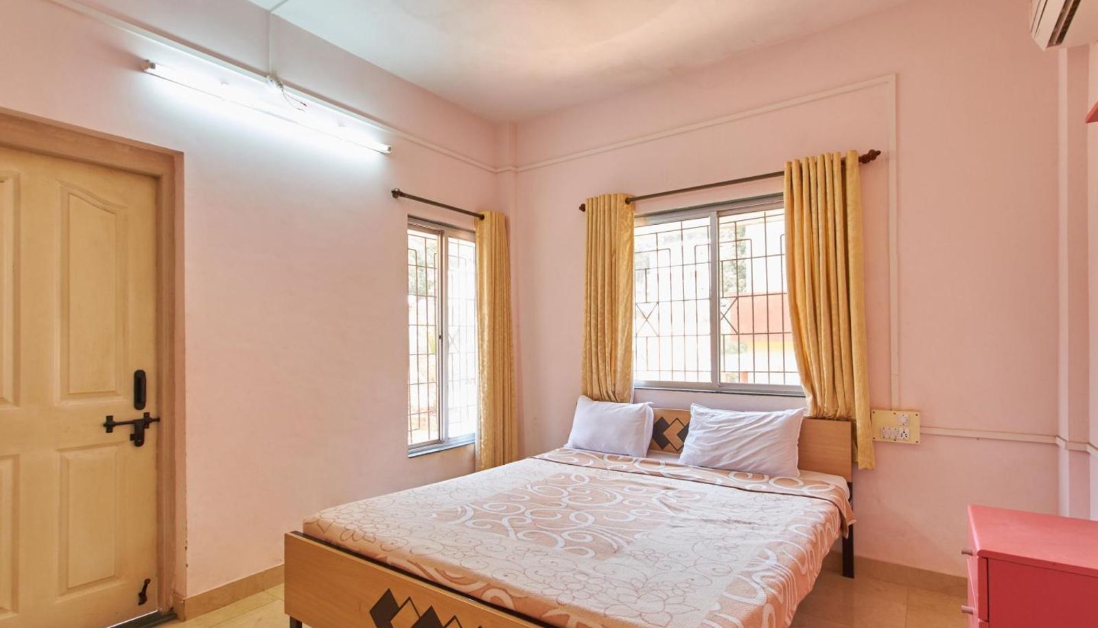 Superior room (single) - Chaitanya Resort
