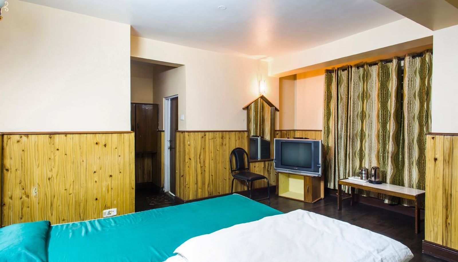 Info - Parklane Hotel