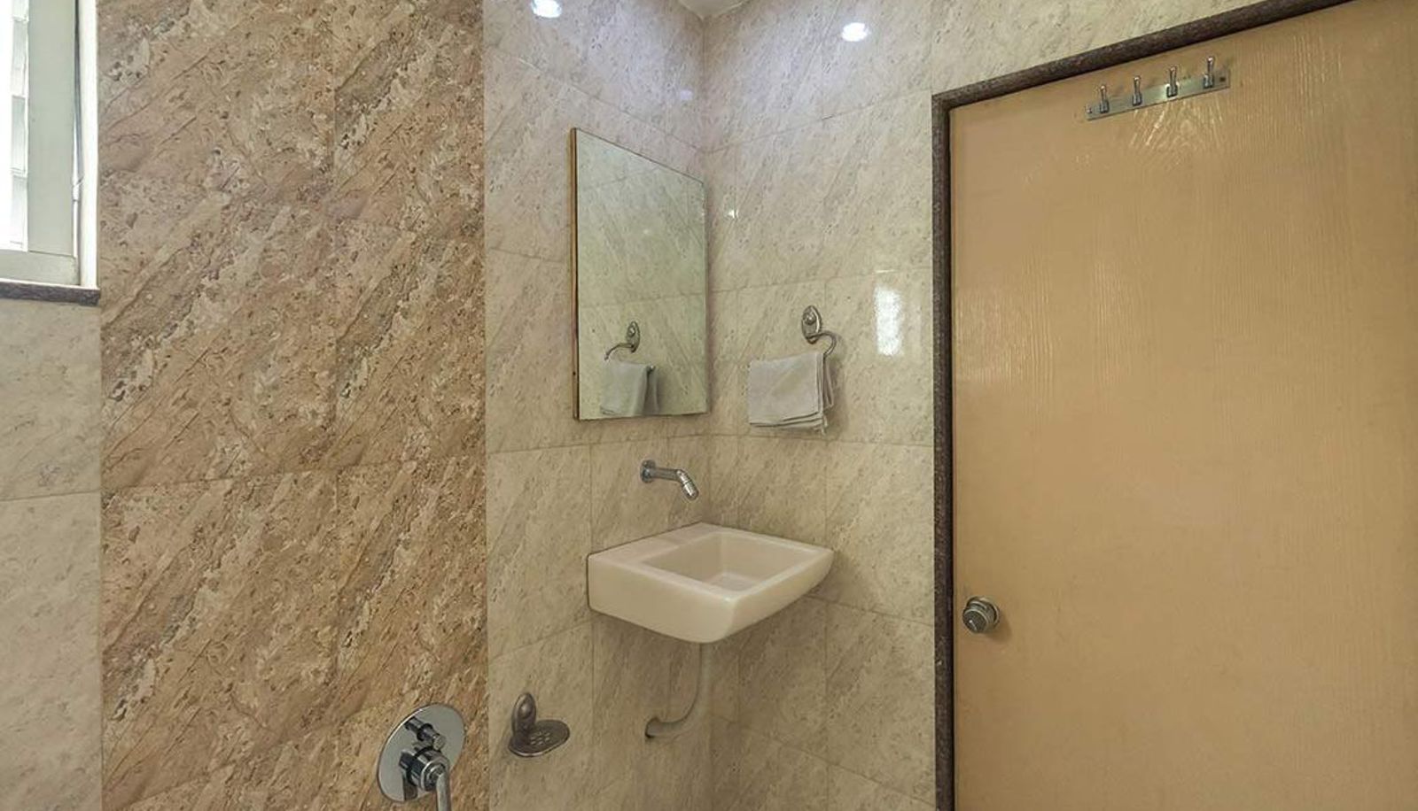 Info - Hotel Aaram