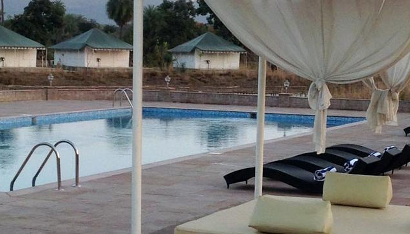 Piscina - VanAAshrya The Luxury Tented Resort