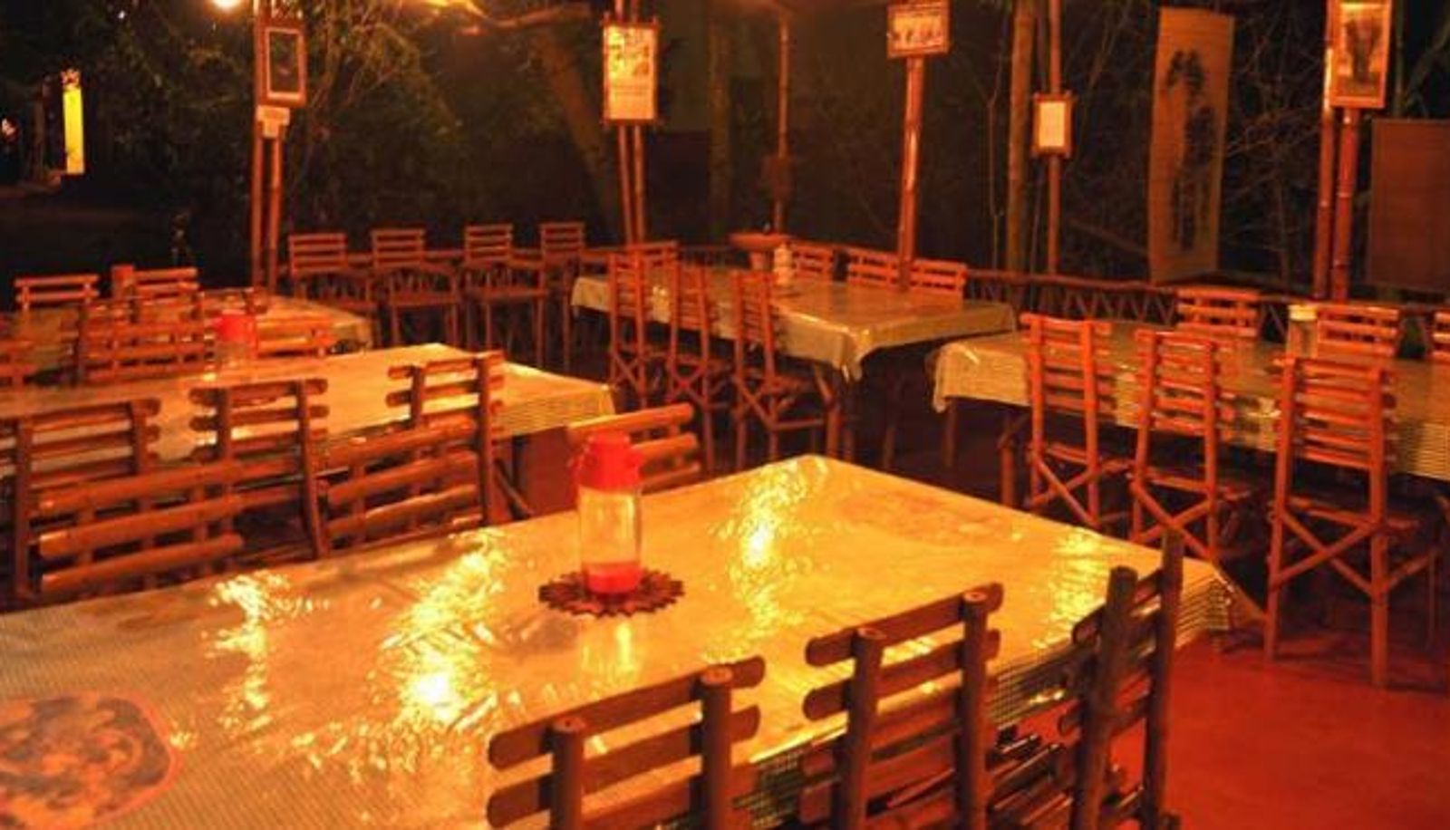 Frühstücksraum innerhalb des Restaurants - The Safari Land