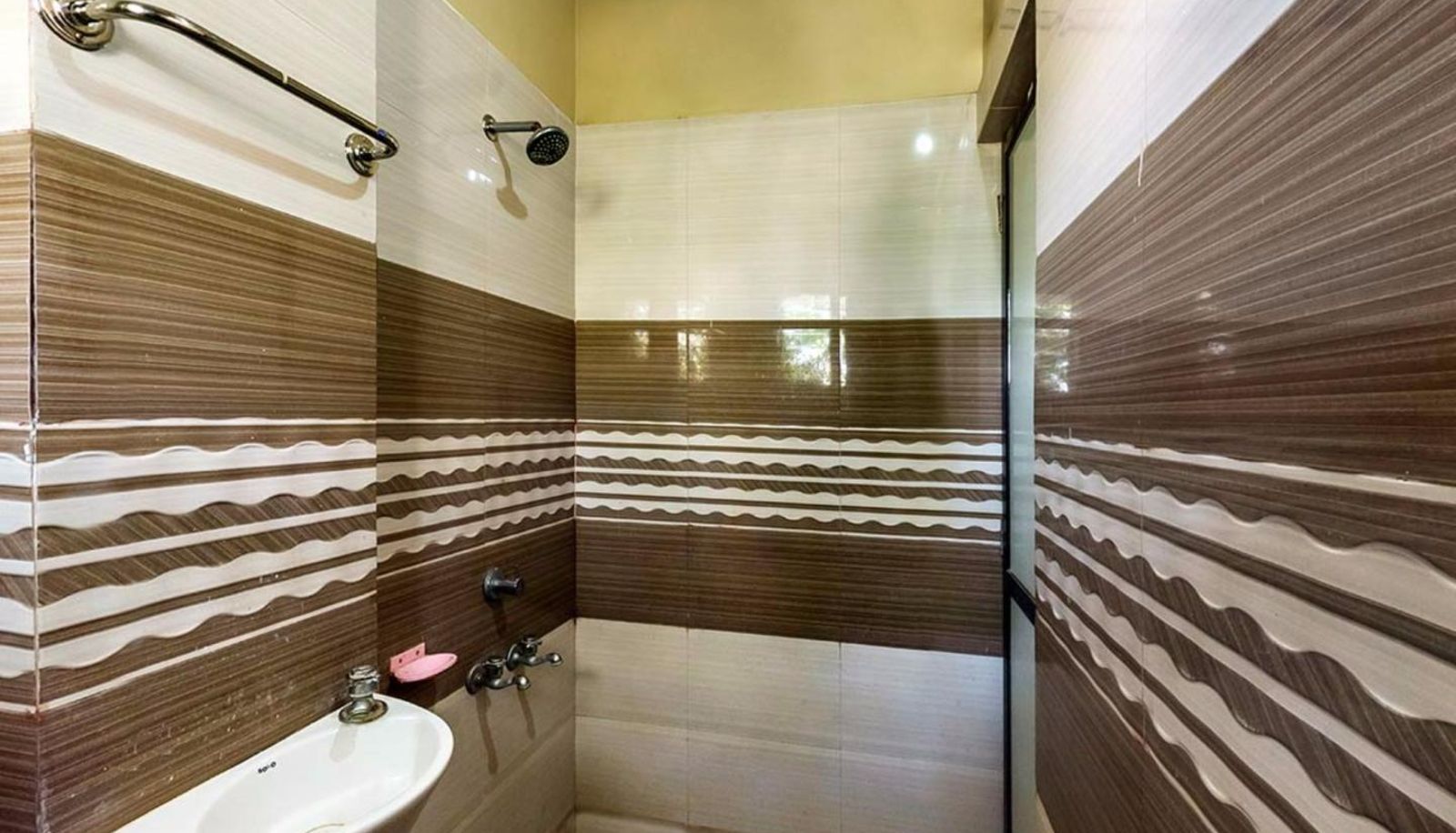 Info - Hotel Rolex somnath