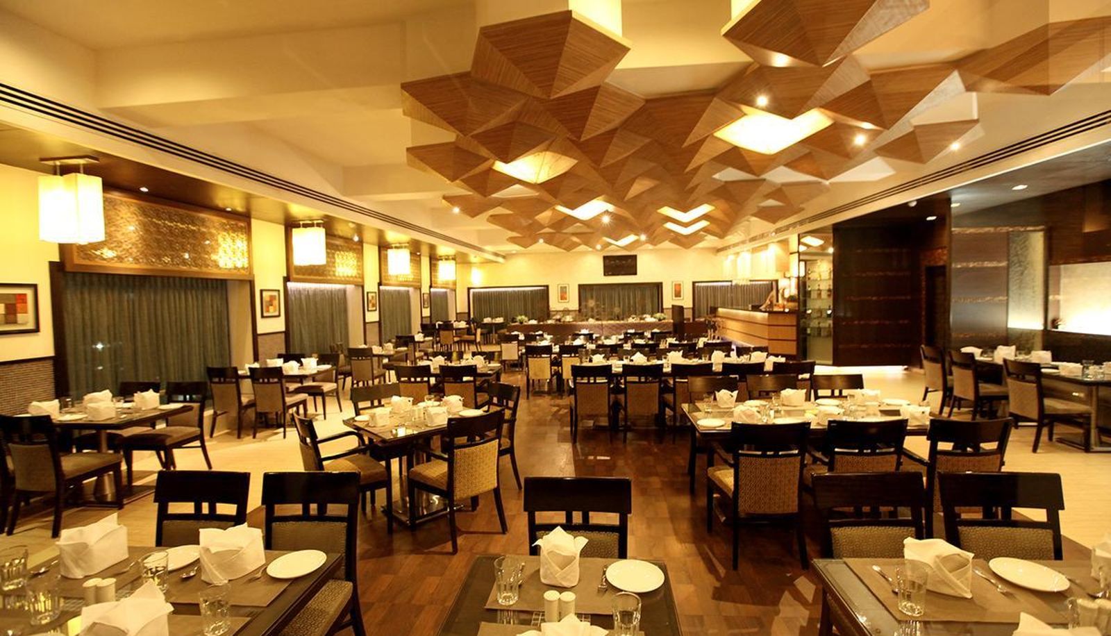 Salle de petit-déjeuner dans le restaurant - Mirasol Resort