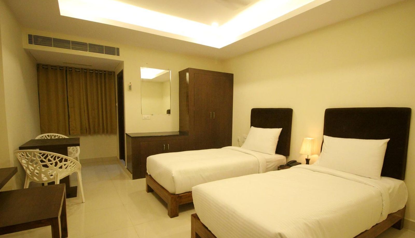 Info - Sri Maharaja Inn