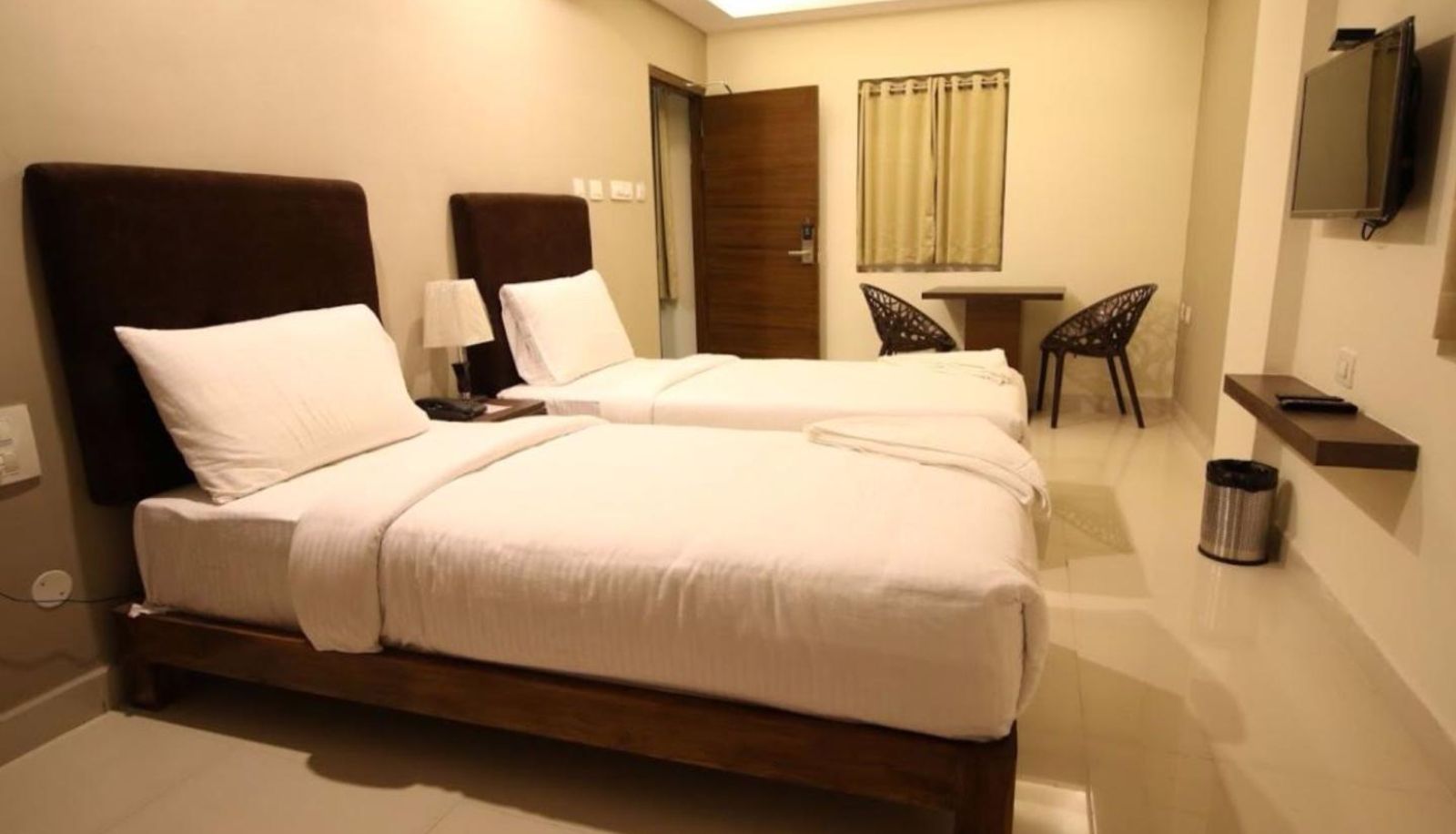 Info - Sri Maharaja Inn