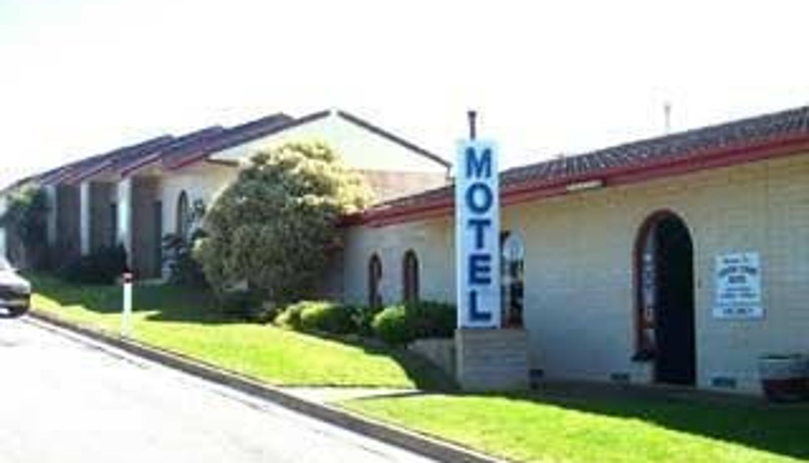 Hotel outdoor area - Oyster Court Motel & Holiday Units