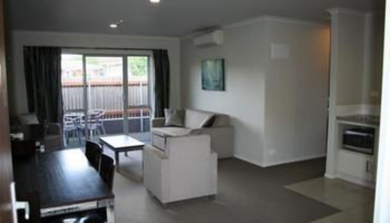 Info - Aveda Motor Lodge